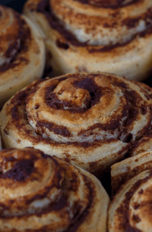 Organic Sourdough Cinnamon Rolls; Dozen